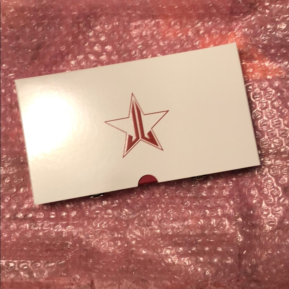 Jeffree Star Blood Sugar palette
